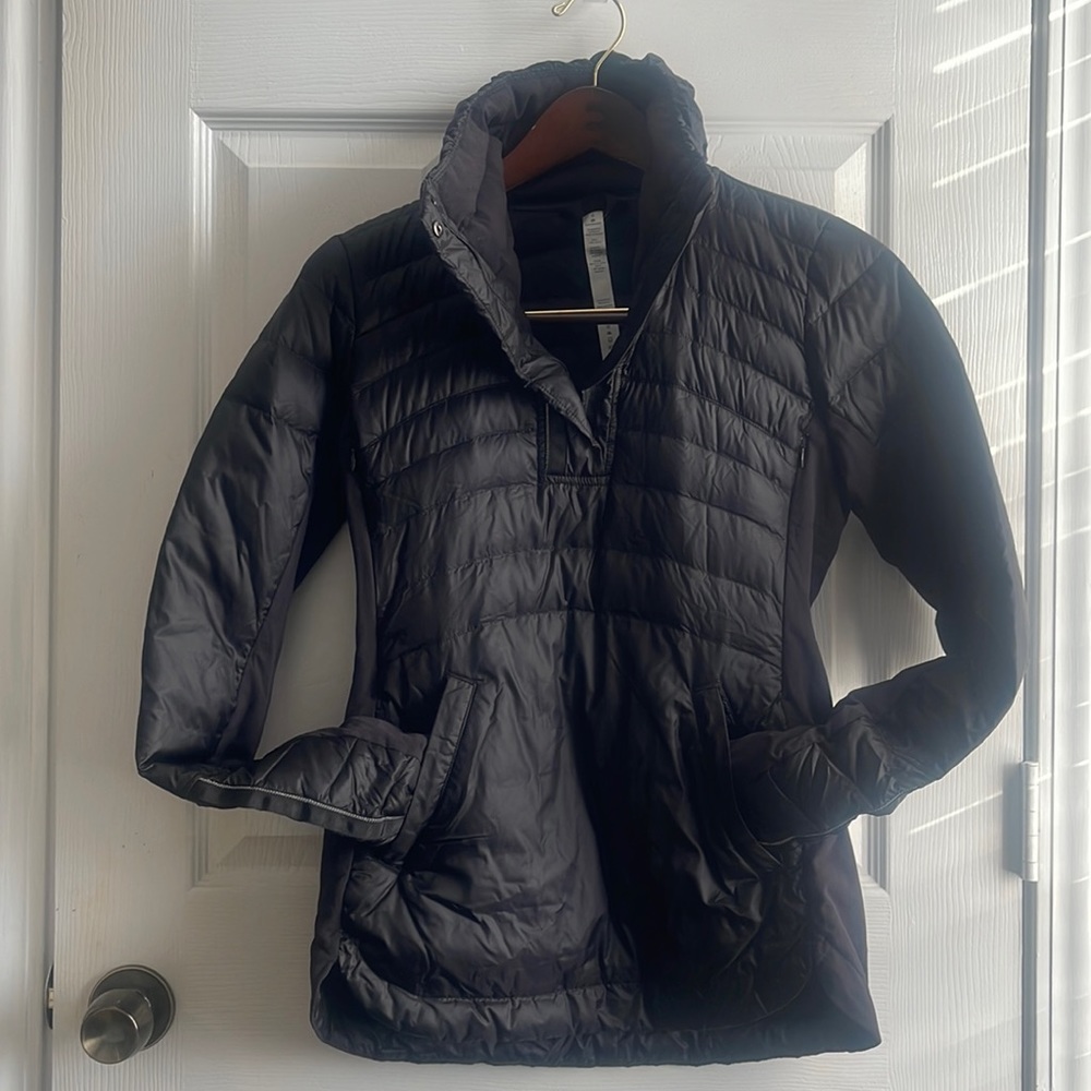 Lululemon What The Fluff 1/4 zip pullover. Size 6